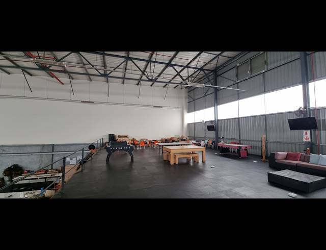 1,145M² WAREHOUSE TO LET IN GLEN MARAIS